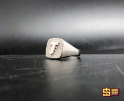 Nhẫn Chữ Cái Mặt Vuông